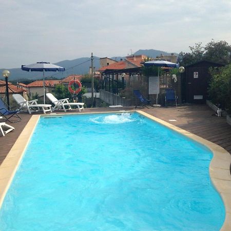 Gli Angeli Agriturismo Villa Cisano sul Neva Exterior foto