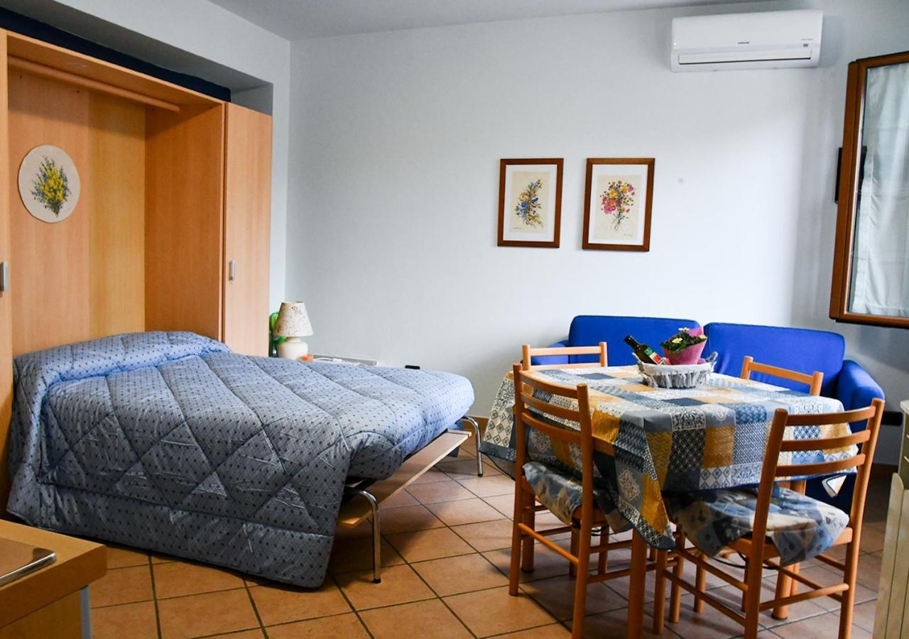 Gli Angeli Agriturismo Villa Cisano sul Neva Exterior foto