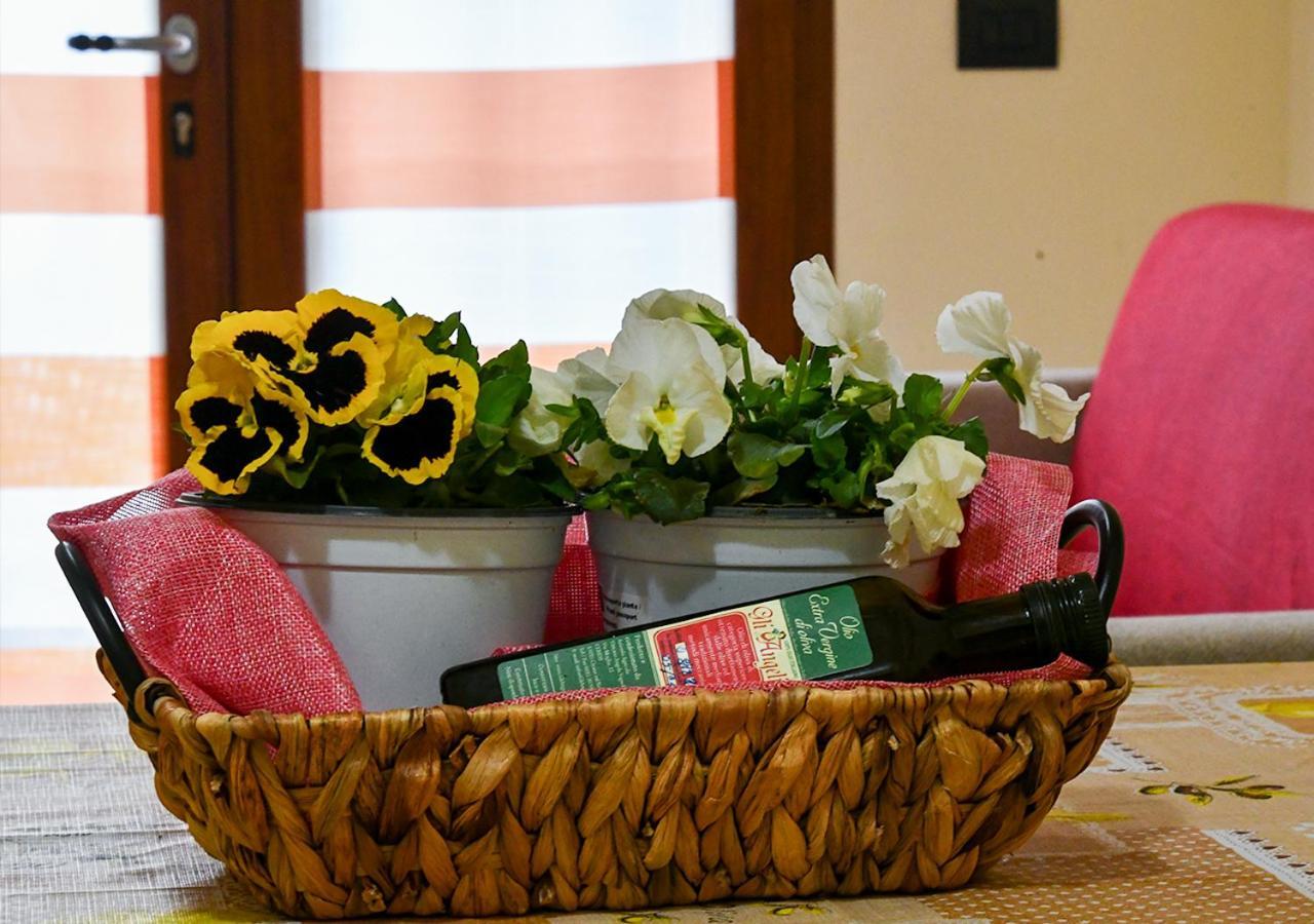 Gli Angeli Agriturismo Villa Cisano sul Neva Exterior foto