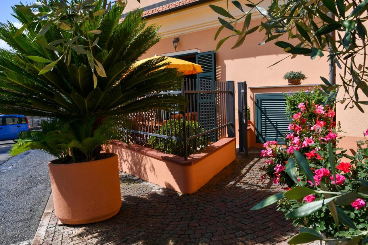 Gli Angeli Agriturismo Villa Cisano sul Neva Exterior foto